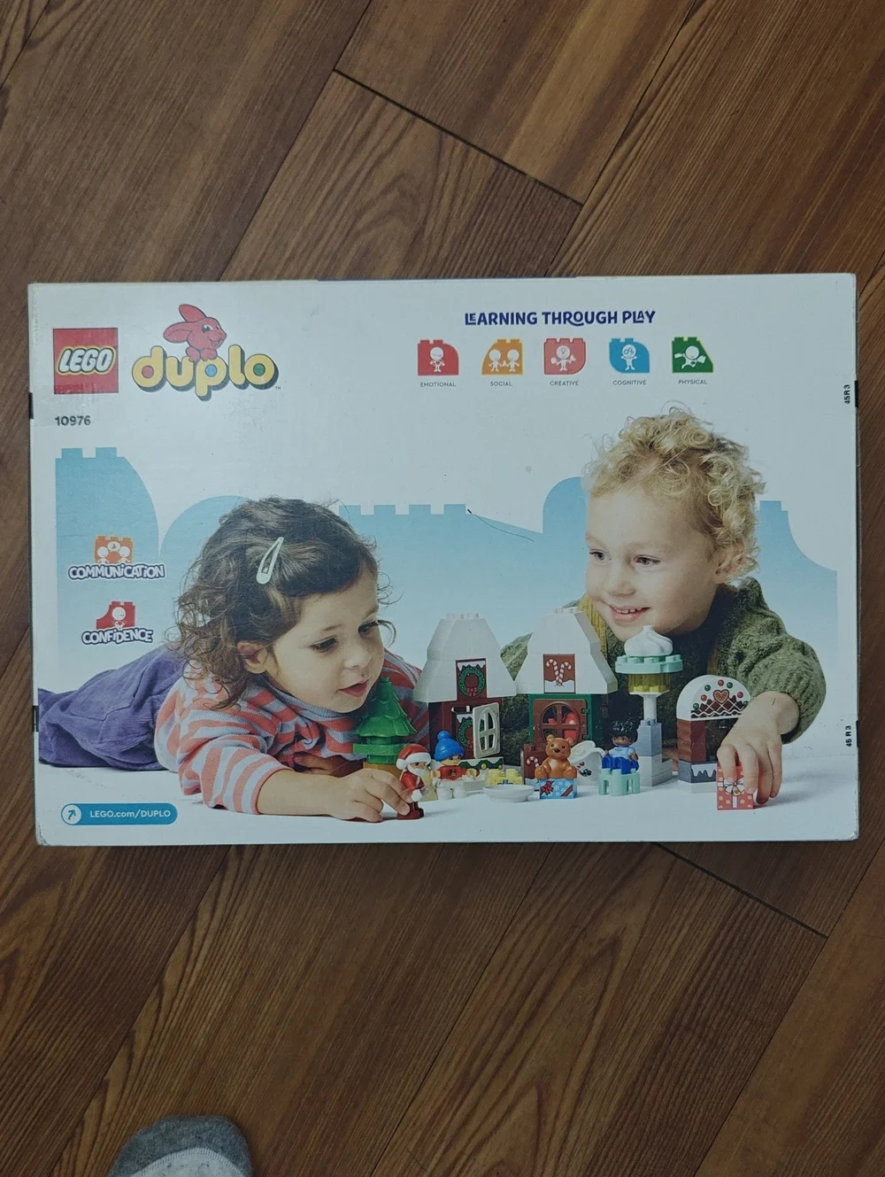 Lego Duplo Santa's Gingerbread House Set 10976 Retired set